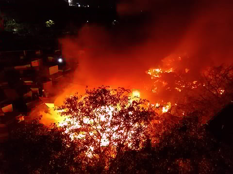 Manglahaat Fire :ऐतिहासिक मंगलाहाट में भयावह आग, एक साथ …