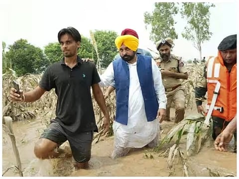 Flood Affected Area : बाल-बाल बचे पंजाब के CM भगवंत मान
