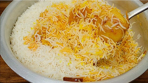 सिर्फ Kolkata की Biryani में ही क्यों डाला जाता है आलू?