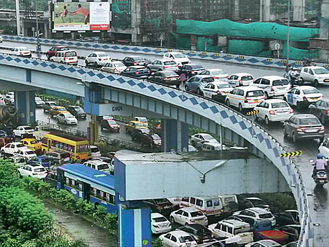 Flyover of Kolkata : अगर आप भी करते हैं इस फ्लाईओवर से सफर तो …