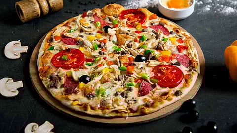 Watch Video : क्या आपने ट्राई किया है Pizza का ‘Desi Version’