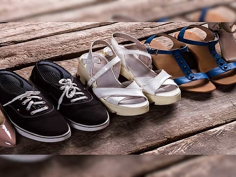 Shani Ke Totke: शनिवार के दिन चप्पल के ये टोटके बदल देंगे आपकी …