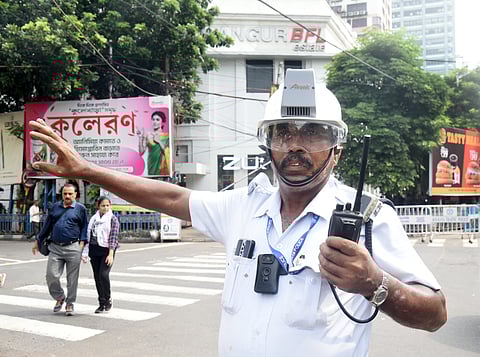 अब एसी हेलमेट पहनकर सड़क पर ड्यूटी करेंगे ट्रैफिक पुलिस कर्मी