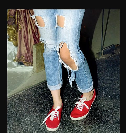 Kolkata College : कॉलेज में फटी जींस पहनकर आये स्टूडेंट्स तो …