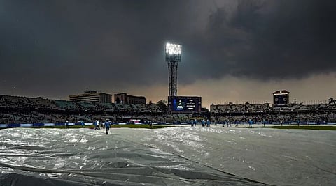 इडेन गार्डन के ड्रेसिंग रूम में लगी आग