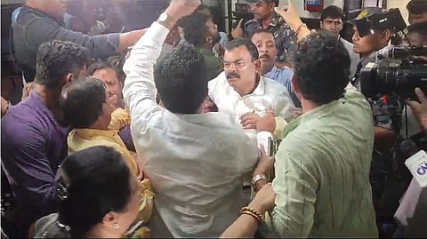 आज अचानक क्यों रणक्षेत्र बन गया केएमसी का Councillor Club