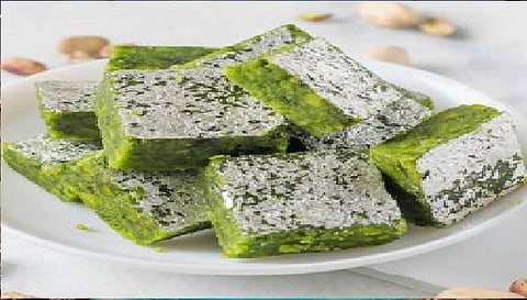 देसी घी में बनी पिस्ता लौंज