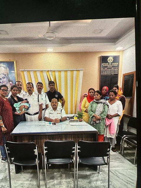 दुधमुहें बच्चों को बेचने वाले गिरोह का पर्दाफाश, मां सहित 6 गिरफ्तार