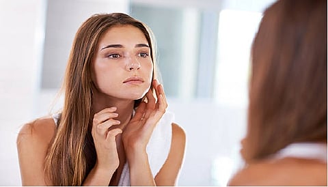 Beauty Tips: चेहरे पर दाग धब्बों से हैं परेशान तो आजमाएं ये 4 चीजें