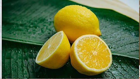 Mangalwar Totke: नींबू-लौंग लेकर करें ये उपाय, हनुमान जी दिलाएंगे कई समस्याओं से मुक्ति