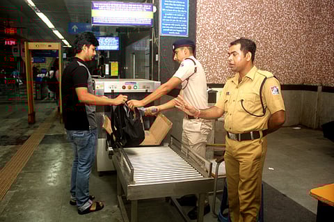 Kolkata Metro : आज मेट्रो परिसेवा के टाइमिंग में …