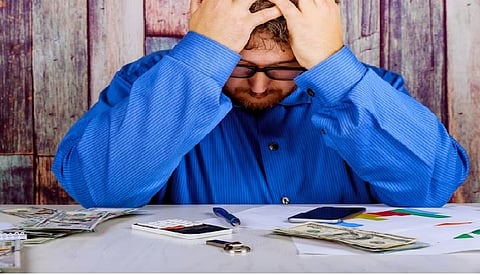 Vastu Tips: कर्ज से मुक्ति पाने के लिए आज के दिन जरूर करें ये 4 उपाय