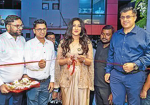 कोलकाता में तिस्वा का फ्लैगशिप स्टोर लॉन्च