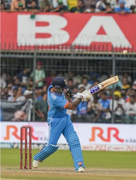 Super Surya smashes for four consecutive sixes : सूर्यकुमार यादव का तूफान, ग्रीन के ओवर में 4 छक्के जड़ डाले