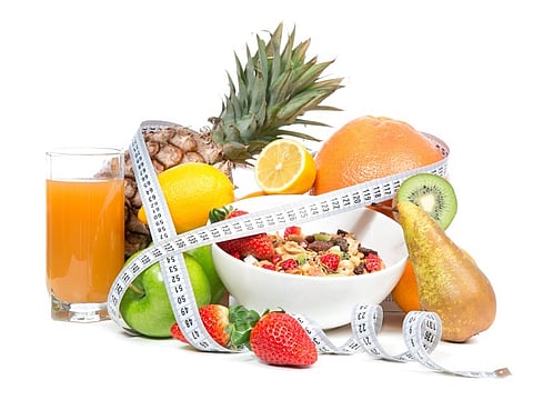 Fruits For Weight Loss: मोटे लोग रोज सुबह खाली पेट खा लें ये 5 खास फल, तेजी से