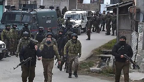 बारामूला मुठभेड़ में आतंकियों का एनकाउंटर, अनंतनाग में भी ड्रोन से पैनी नजर