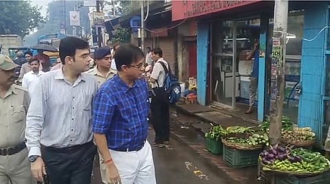 हावड़ा के कई इलाकों में जमा पानी, स्थिति देखने के लिए कमिश्नर निकले रोड पर