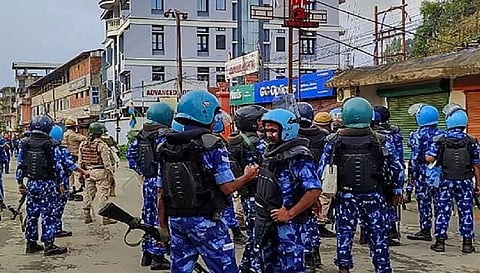 मणिपुर में दो छात्रों की हत्या मामले में बवाल, लाठीचार्ज में 45 छात्र हुए घायल