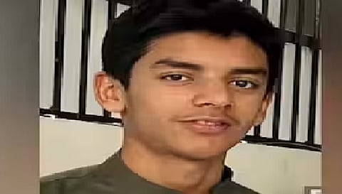 कक्षा में बैठे-बैठे 9वीं के छात्र की हुई मौत, डॉक्टर ने बताई इसकी वजह