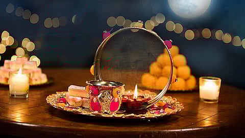 Karwa Chauth 2023: करवा चौथ पर सरगी की परंपरा कैसे शुरू हुई, जानें सरगी की कथा