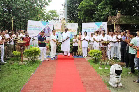 एयरपोर्ट पर सीआईएसएफ ने स्वच्छता दिवस का किया पालन