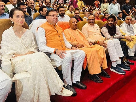 योगी व धामी ने कंगना संग देखी ‘तेजस’