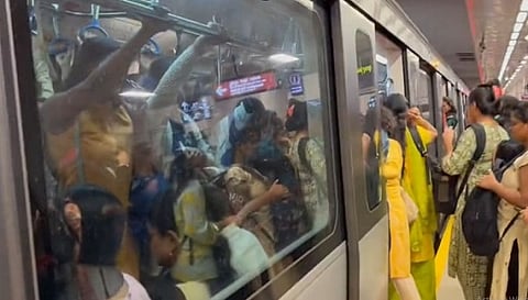 बेंगलुरु मेट्रो से आया चौंकाने वाला वीडियो, हैरान हुए लोग