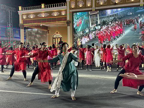 Durga Puja 2023 : आज रेड रोड पर दुर्गापूजा मेगा कार्निवल, 104 पूजा कमेटियां करेंगी शिरकत