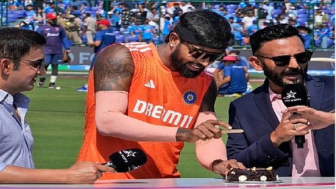 Cricket World Cup 2023: मैच से पहले पांड्या ने काटा केक