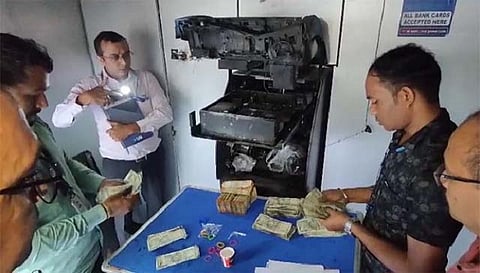 सिलीगुड़ी: गैस कटर से ATM लूटने की कोशिश विफल, मशीन में लगी आग