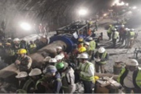 उत्तराखंड टनल में फंसे मजदूरों के लिए आई खुशखबरी, जानिए कब तक निकाले जाएंगे