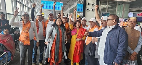 Kolkata to Ayodhya : अयोध्या नगरी के लिए पहली उड़ान से गये 157 यात्री, लगा जय श्री राम का जयकारा
