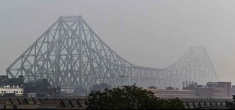 Kolkata’s air worsens on New Year’s Day : नये साल के स्वागत में खूब जलाये गये पटाखे, बढ़ा प्रदूषण