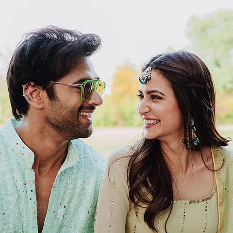 Pulkit-Kriti: पुलकित ने इस एक्ट्रेस संग रचाई सगाई, देखें तस्वीरें