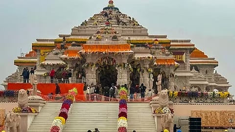 Ayodhya Ram Mandir : रामलला के दरबार में सातवें दिन भी भीड़ उमड़ी