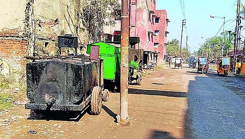 Howrah News: सन्मार्ग की खबर का असर, लिलुआ के ए रोड पर अब नहीं उड़ेगी धूल!