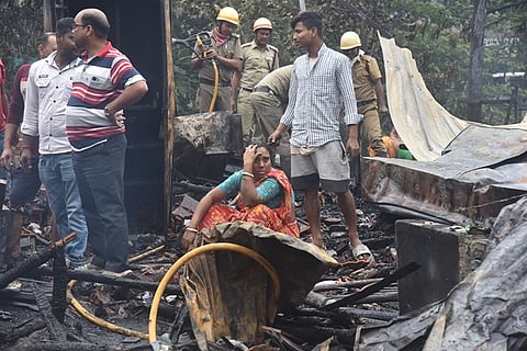 Fire at Anandpur EM Bypass : आशियाना तो जला ही उच्च माध्यमिक का एडमिट तक नहीं बचा