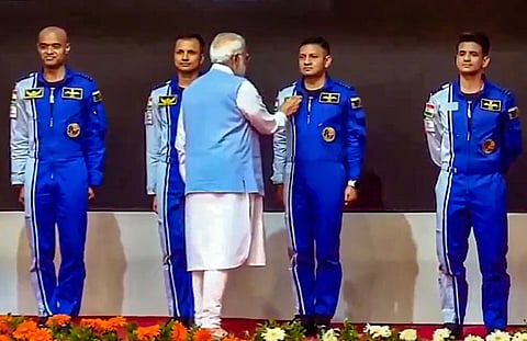 Gaganyaan Mission Astronauts : ये चार अंतरिक्ष यात्री छूएंगे आसमान की ऊंचाई, PM मोदी …