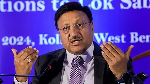 चुनाव आयोग का बड़ा एक्शन, बंगाल के DGP सहित 6 राज्यों के गृह सचिव को हटाया