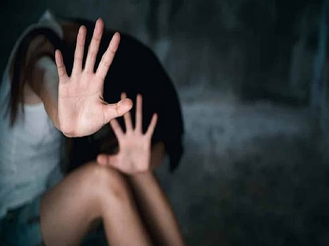 नोएडा में KG की बच्ची से छेड़छाड़