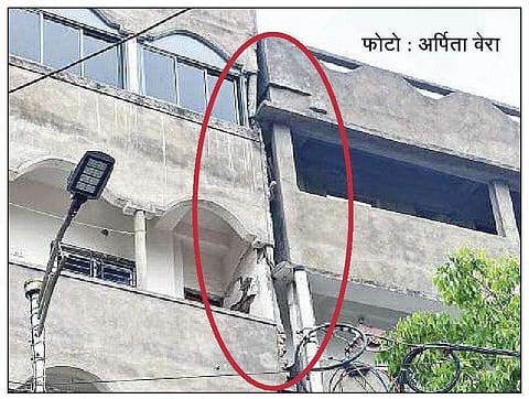 kolkata building Collapse: वसीम का एक और निर्माणाधीन मकान दे रहा है मौत को दावत!