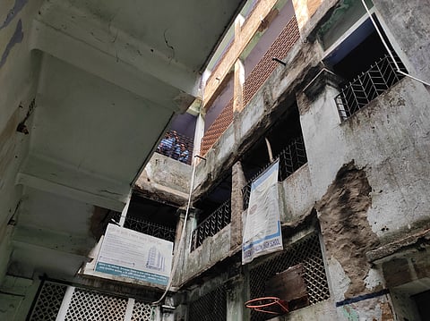 Kolkata Building Collapse : गार्डनरिच में अवैध निर्माण पर निगम का चला हथौड़ा