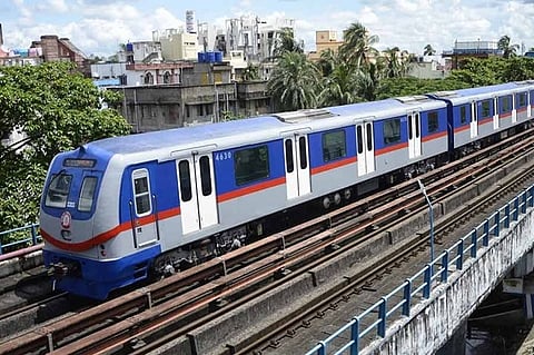 Kolkata Metro: कोलकाता ने दी बेंगलुरु मेट्रो को बड़ी सौगात….बिना ड्राइवर के अब चलेगी मेट्रो