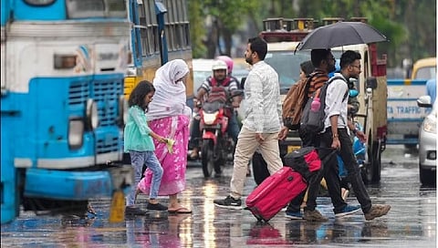 West Bengal Weather: भीषण गर्मी के बीच उत्तर बंगाल के 5 जिलों में बारिश की आशंका