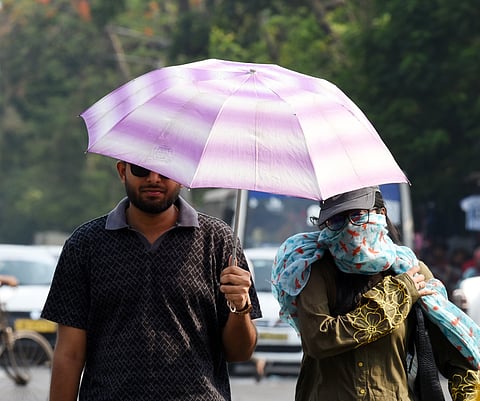 Kolkata Weather Update : कोलकाता में गर्मी का 70 वर्षों का रिकॉर्ड, तापमान पहुंचा 43 डिग्री पर
