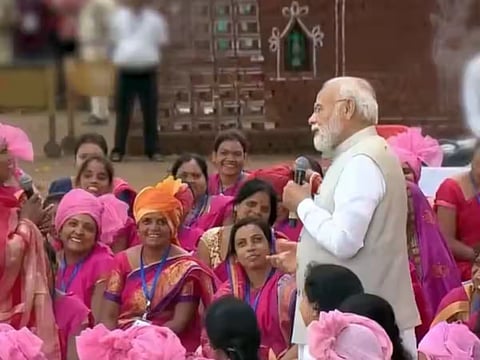 भाजपा ने मोदी पर बनाया गाना, 12 भाषाओं में है… आपने सुना?