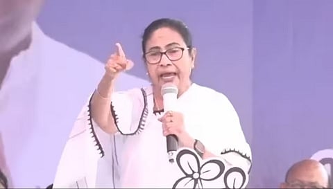 ‘रात में रेड करने क्यों गए’, NIA पर हुआ अटैक तो ममता ने उठाए सवाल