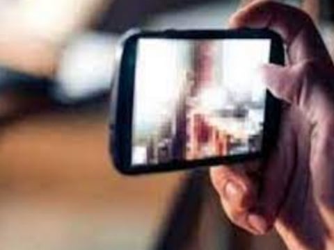 सुंदरी समझकर जिससे की दोस्ती, उसी ने न्यूड वीडियो बनाकर वसूले 36 लाख