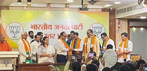 यूपी के पूर्व DGP विजय कुमार, IPS अनुपमा BJP में शामिल