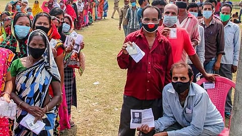 बंगाल में शाम 5 बजे तक 75% से अधिक मतदान…